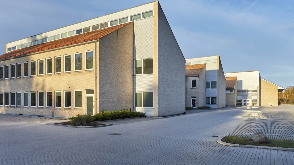 Domicilejendom med moderne faciliteter og reception