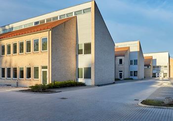 Domicilejendom med moderne faciliteter og reception