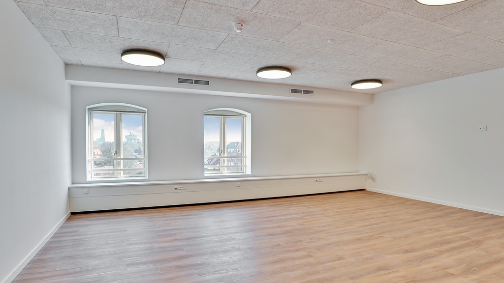 990 kvm veludnyttet kontor på 4. sal